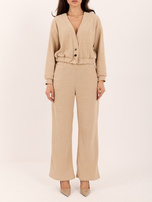 Beige zweiteilige Cord-Set.
