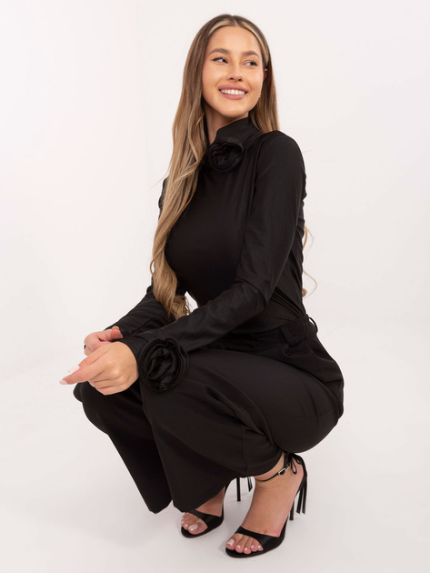 Czarna wizytowa bluzka z ozdobnymi różami