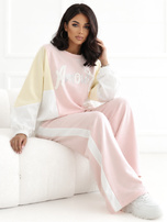 Pastel pink set with raised inscription RUE PARIS.