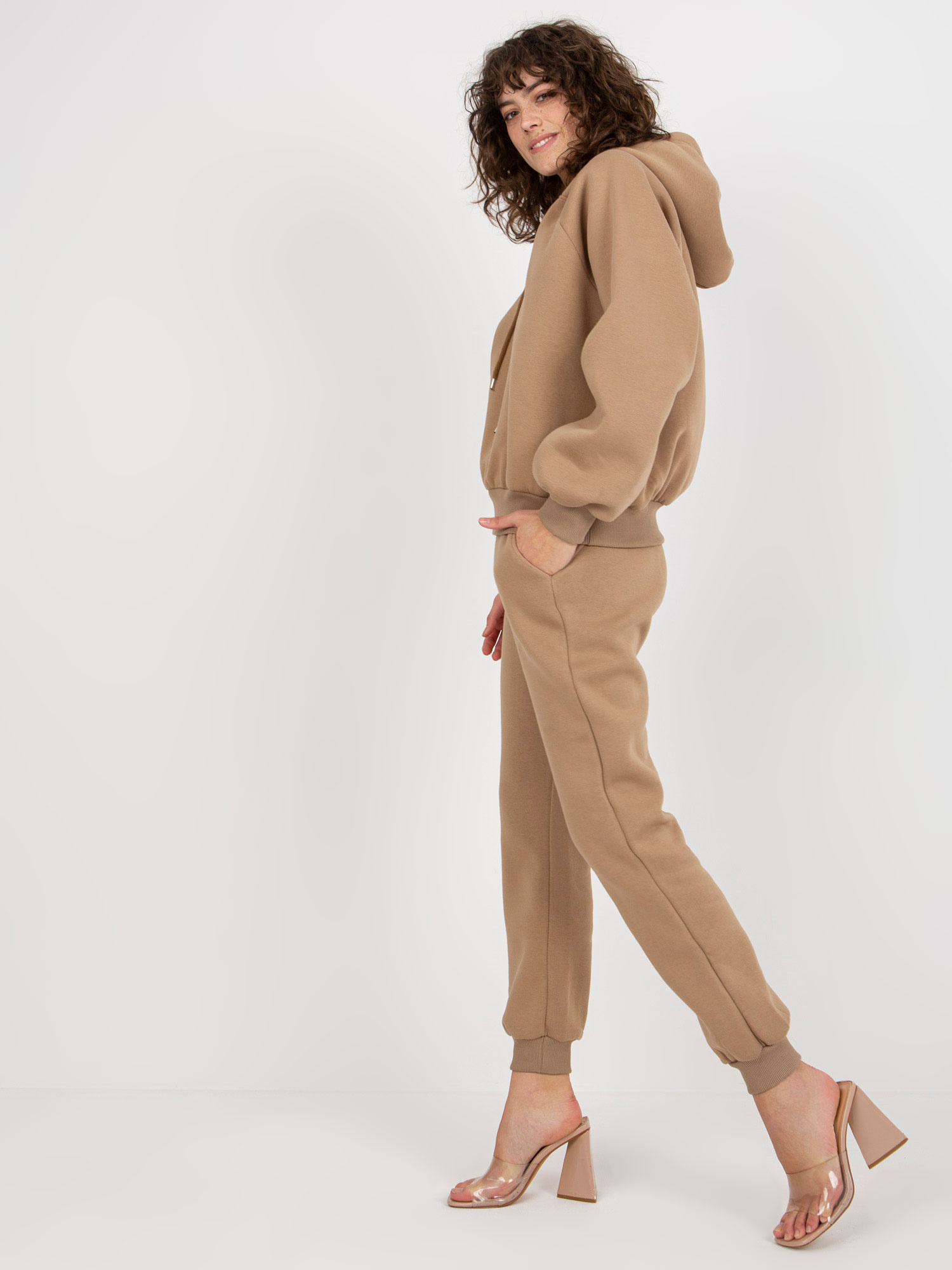 Ciemnobeżowy dresowy komplet basic oversize