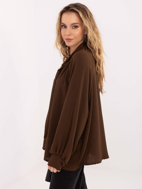 Brązowa elegancka bluzka z broszką