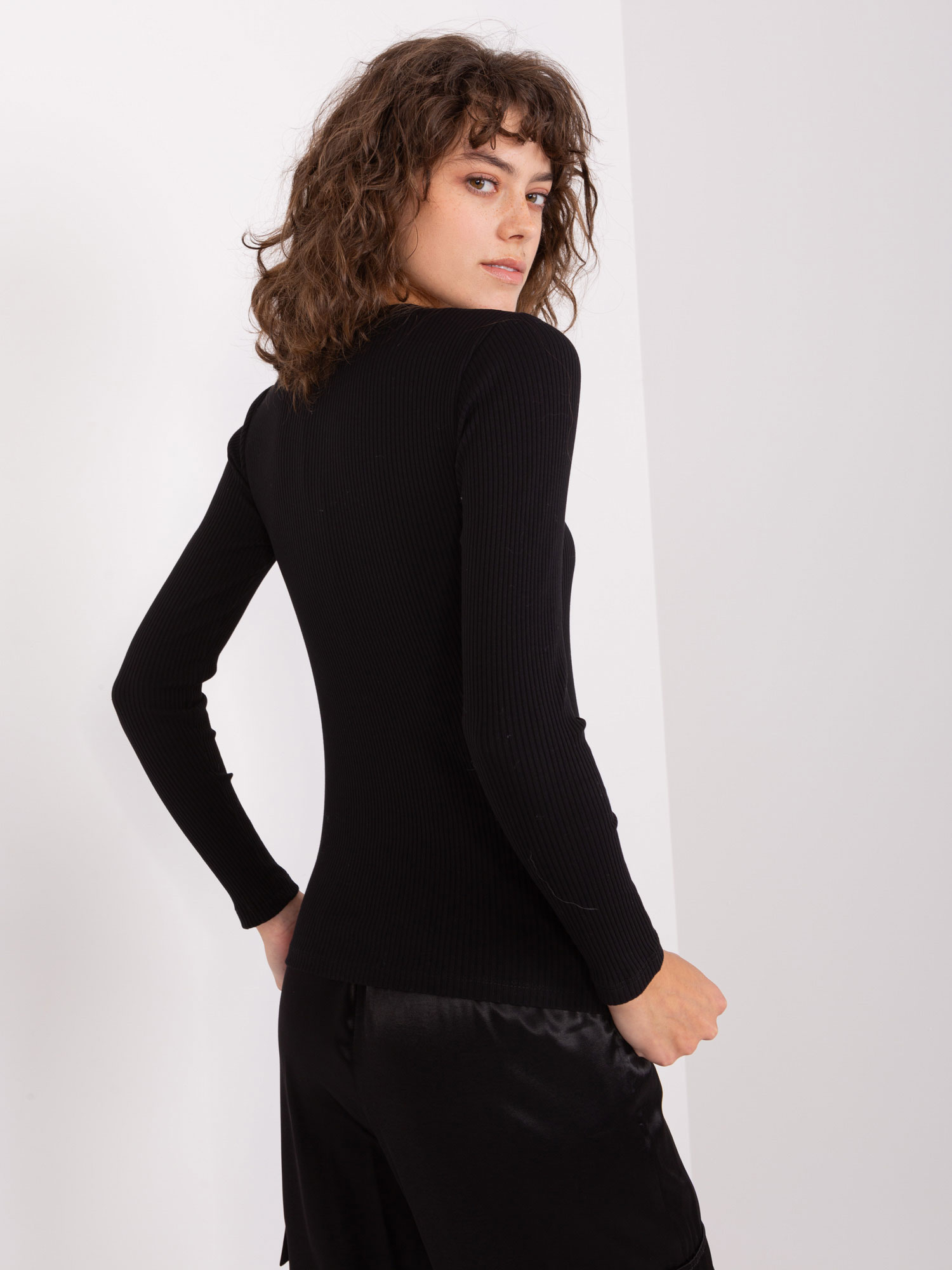 Czarna bluzka basic longsleeve w prążki