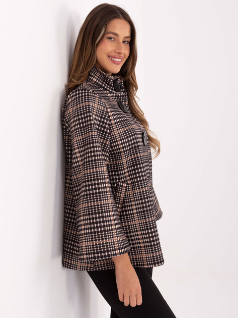 Jasnobeżowo-czarny płaszcz z dużymi guzikami