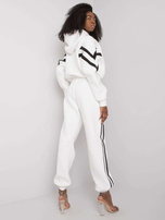 Biały komplet casualowy z lampasami Stacy 