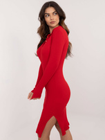 Hurt Czerwona prążkowana sukienka basic z guzikami