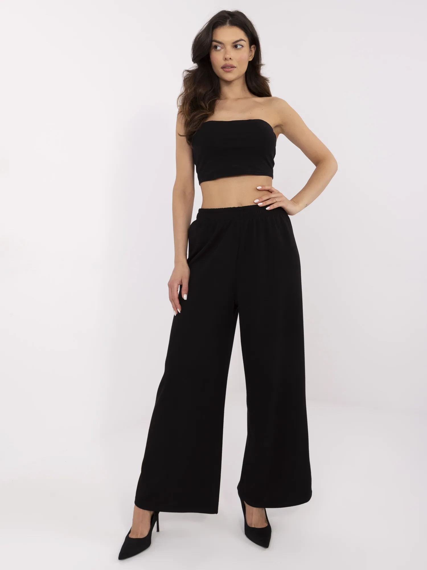 Black women's basic pants with wide leg.
