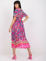 Różowa plisowana sukienka one size z orientalnym motywem