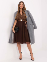 Braunes Midi-Kleid mit Tüllrock.