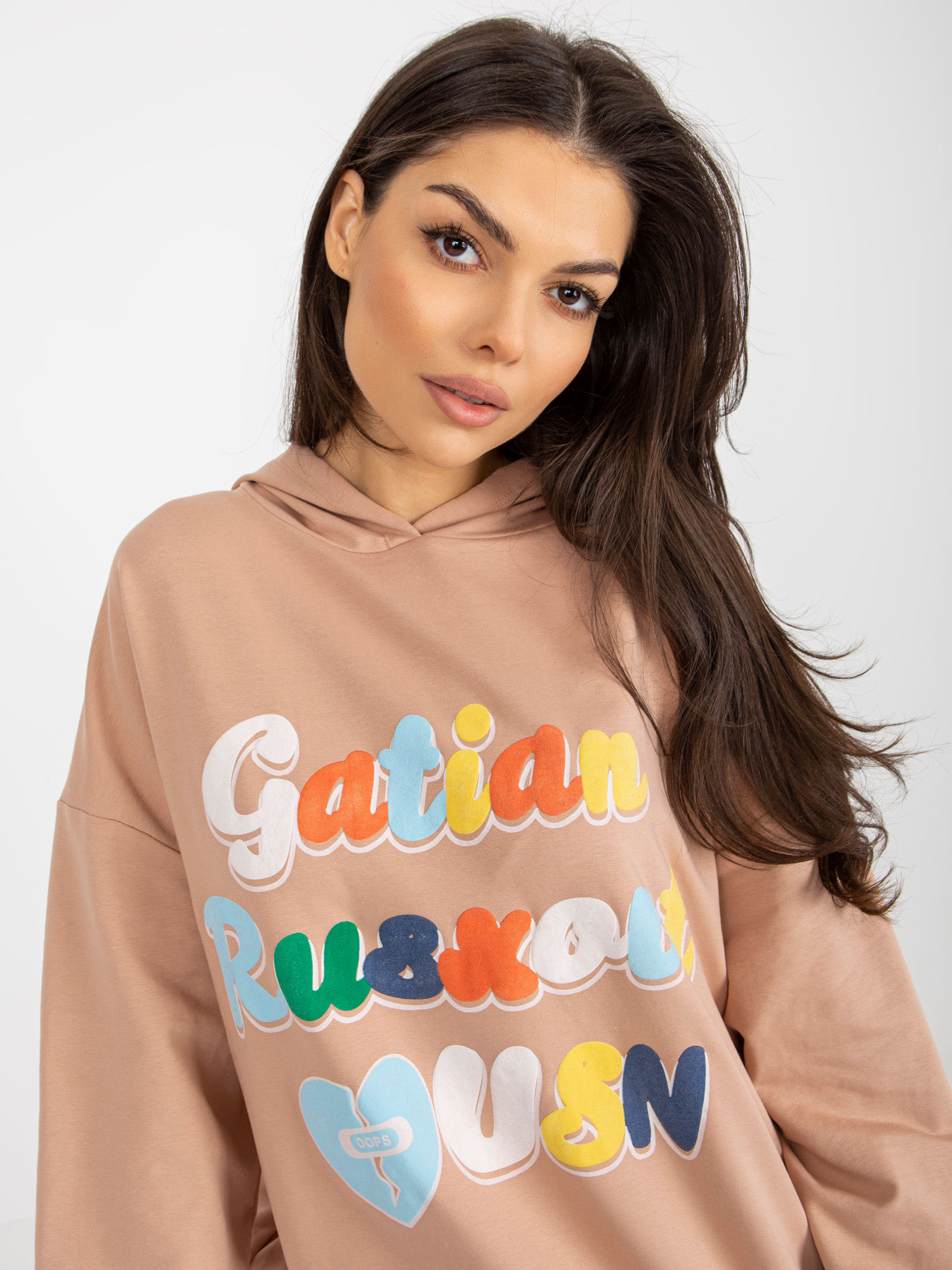 Hurt Camelowa oversize bluza z nadrukiem i kapturem