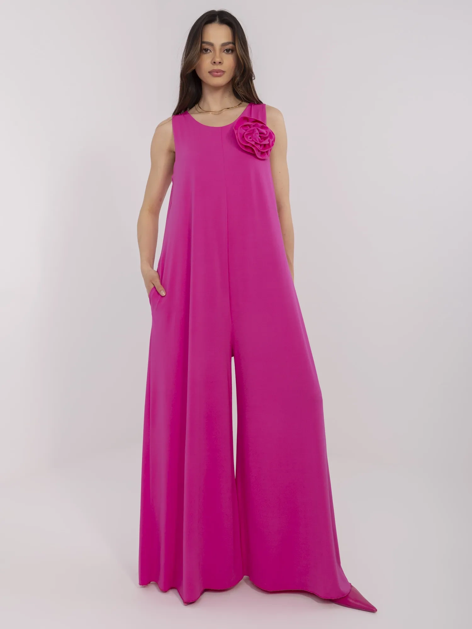 Fuchsia elegant sleeveless jumpsuit.