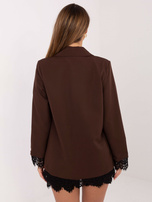 Brązowa marynarka z koronkowym wykończeniem
