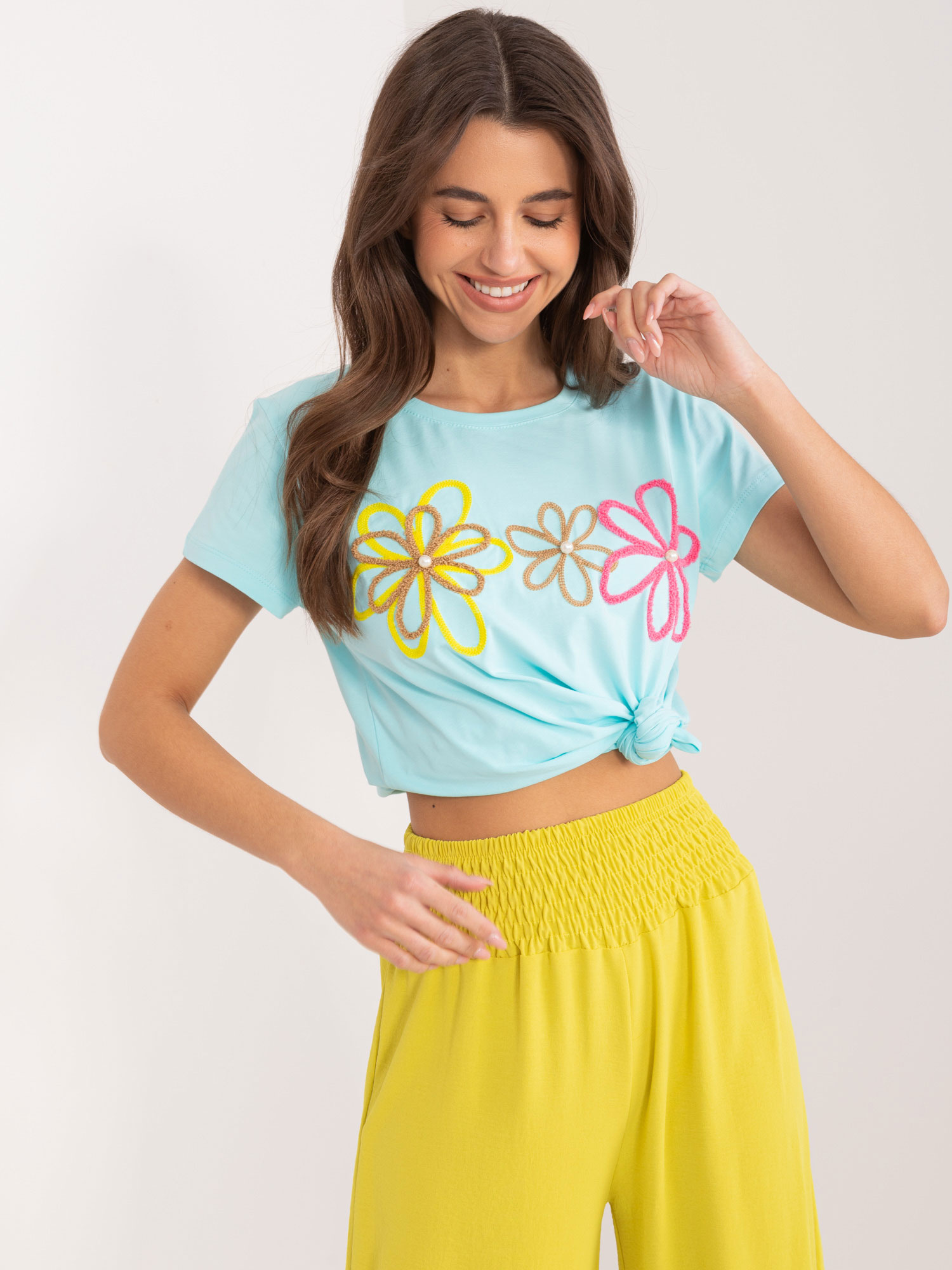 Mint Hurt T-shirt with floral application BASIC FEEL GOOD.