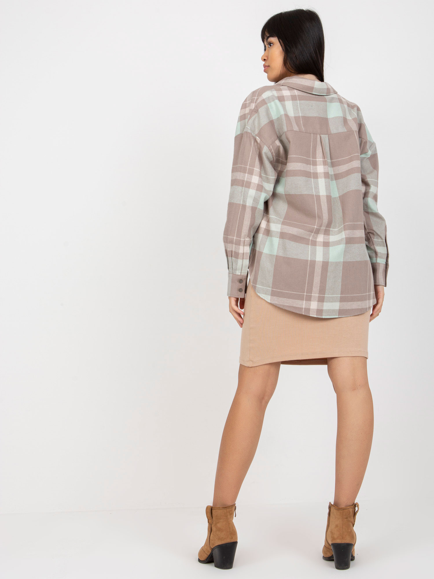 Hurt Dark beige loose checkered shirt with a longer back.