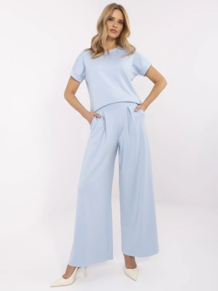 Jasnoniebieskie dresowe spodnie basic typu palazzo