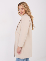 Jasnobeżowy płaszcz z ozdobnym guzikiem 