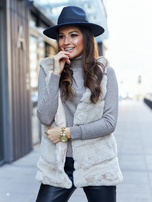 Beżowa kamizelka futrzana z kapturem Foggia OCH BELLA