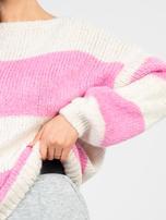 Pastelowy różowy damski sweter z bufiastym rękawem