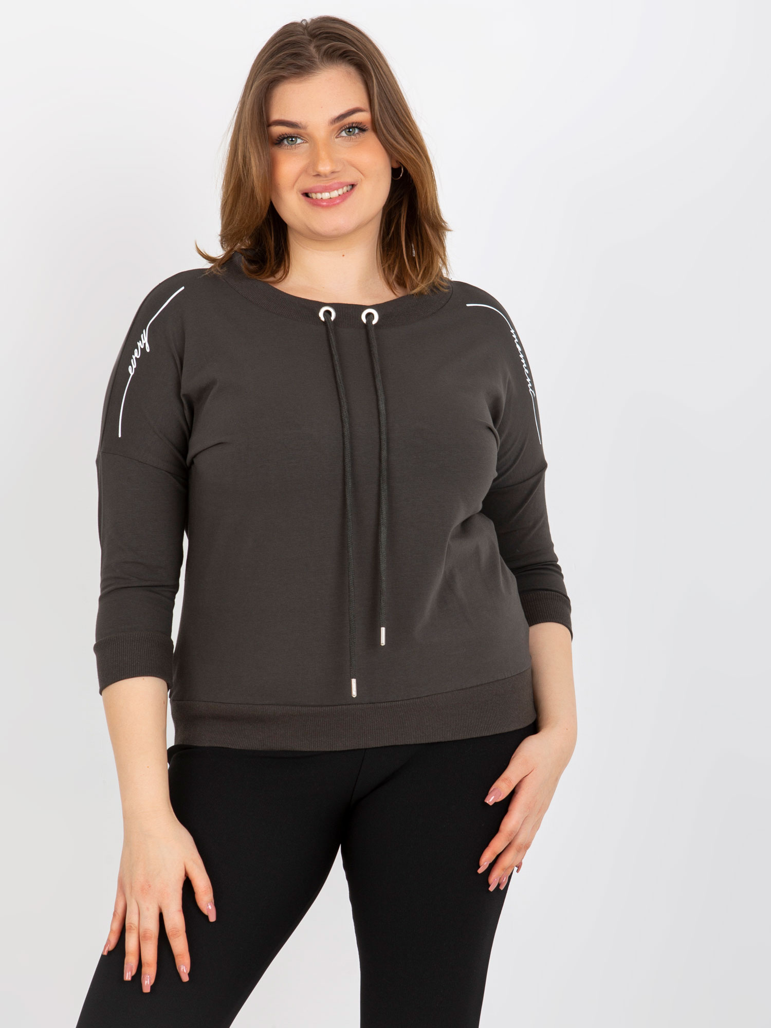 Hurtownia Khaki gładka bluzka plus size z napisami 