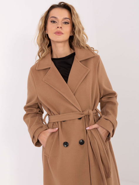 Camelowy długi płaszcz z zapięciem na guziki