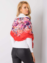 Czerwona chusta w kwiaty