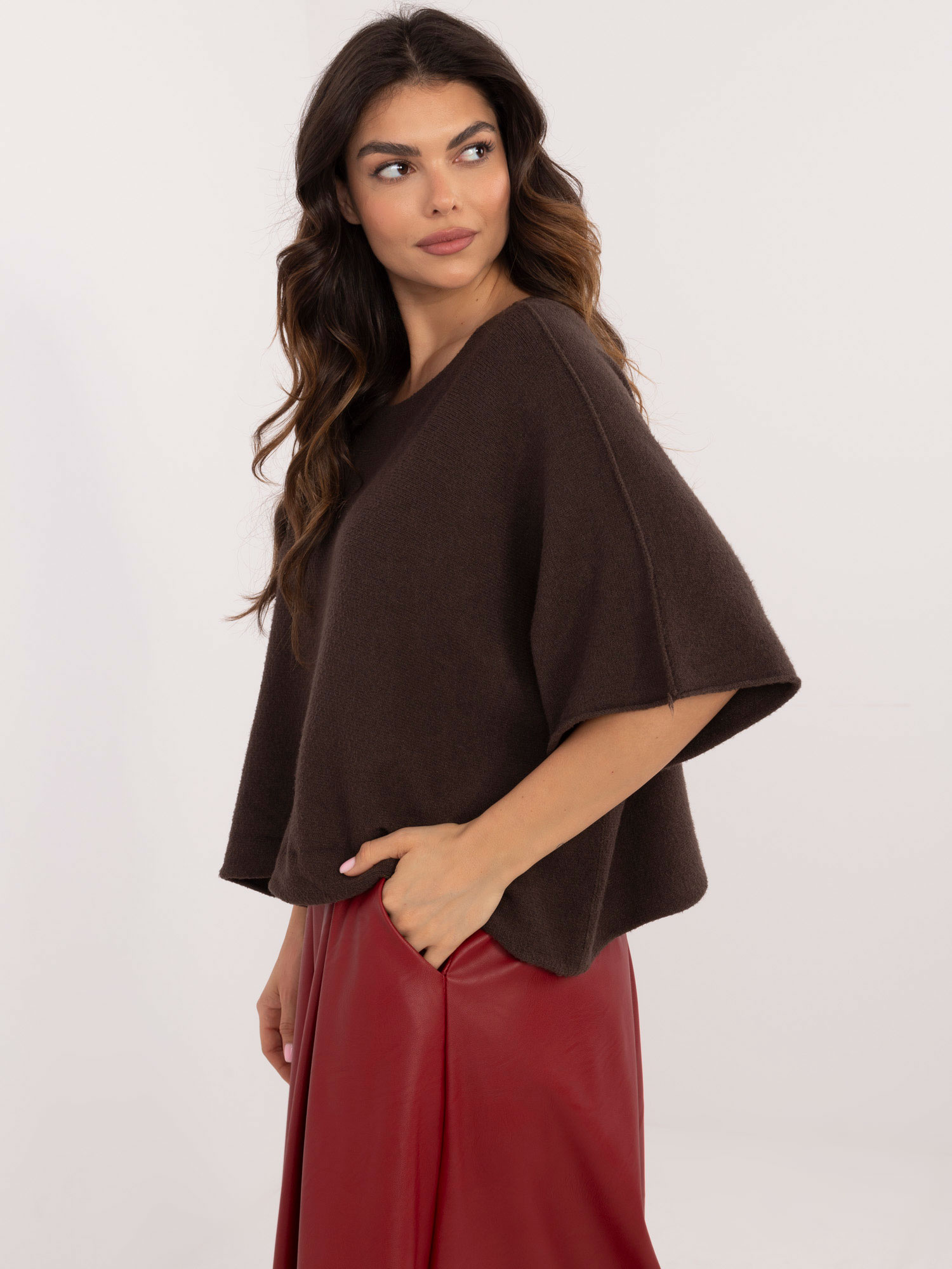 Hurtownia Czekoladowy krótki sweter oversize