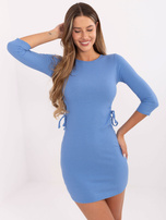 Niebieska prążkowana sukienka z wiązaniami