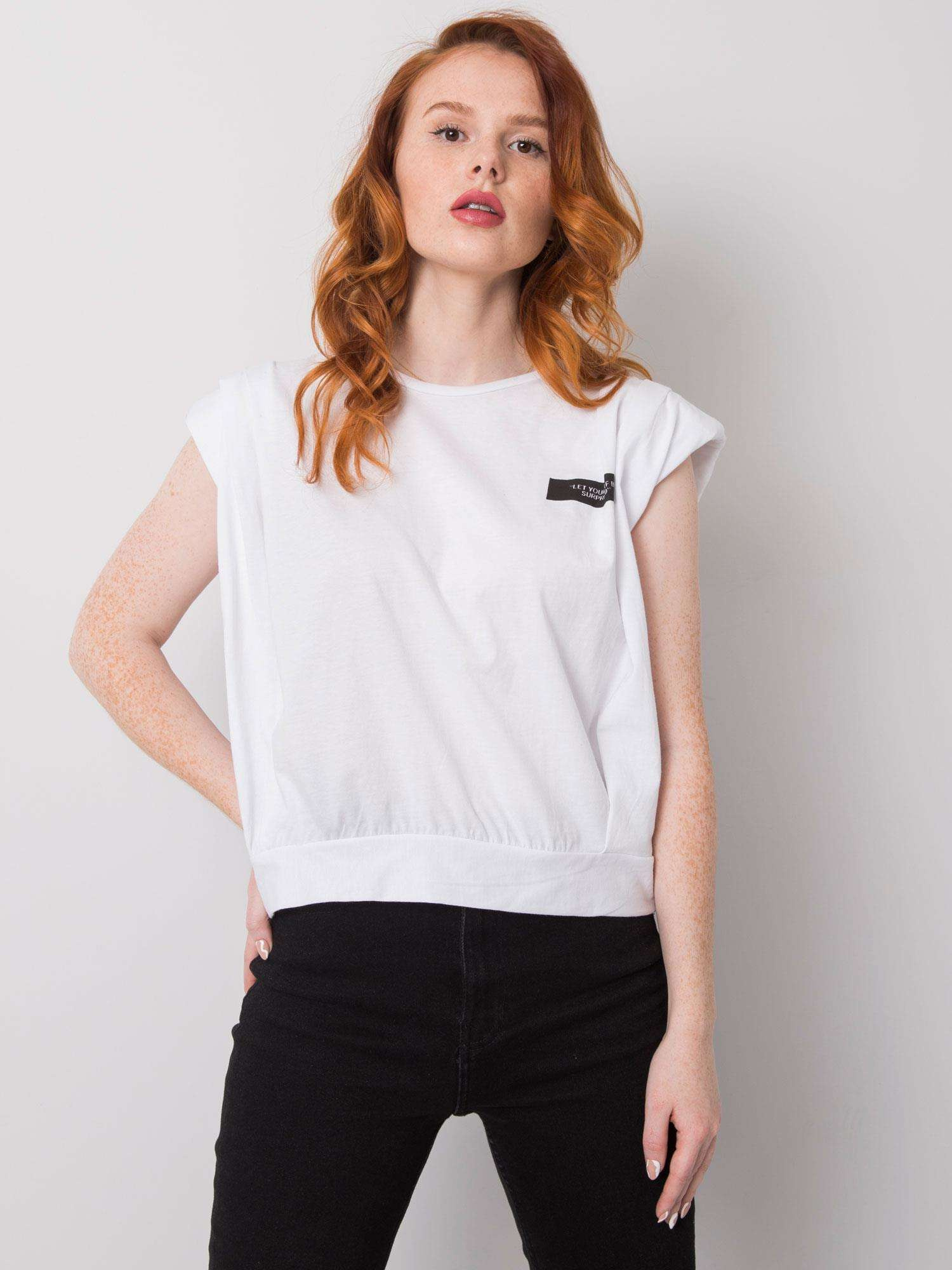 Biały t-shirt z napisami Zariah