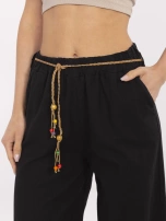 Schwarze Sommerhosen mit Leinenanteil.