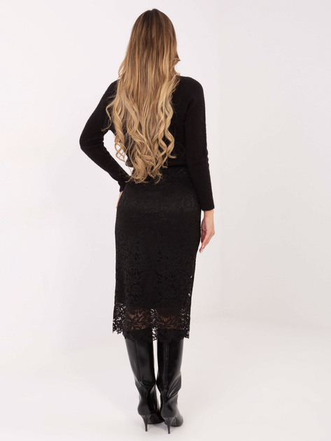 Czarna dopasowana spódnica z koronki
