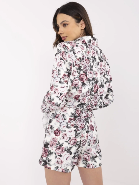 Ciemnoszaro-ecru garnitur z kwiatową broszką