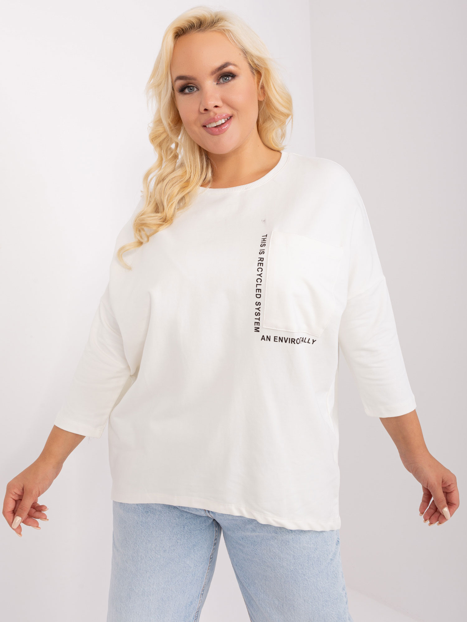 Ecru bluzka plus size z okrągłym dekoltem