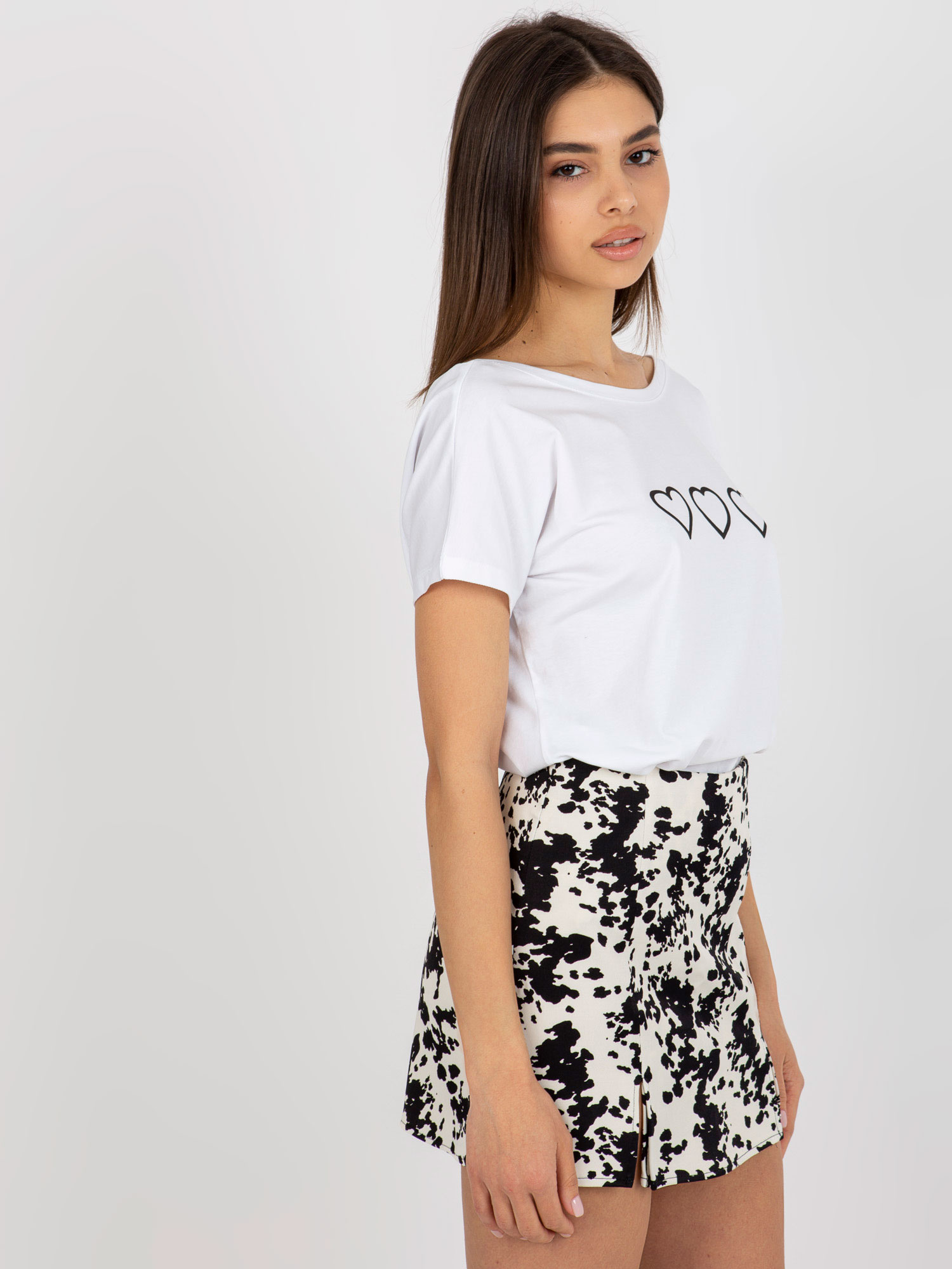 Hurt Black and White Women's T-shirt with Amor RUE PARIS Print.