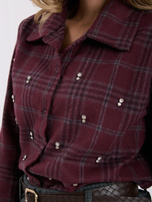 Bordeauxfarbige, karierte Oversize-Flanellhemd.