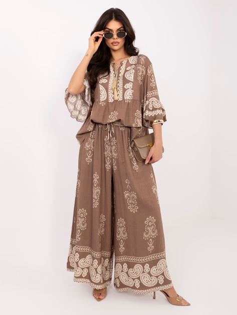 Ciemnobeżowy letni komplet w stylu boho