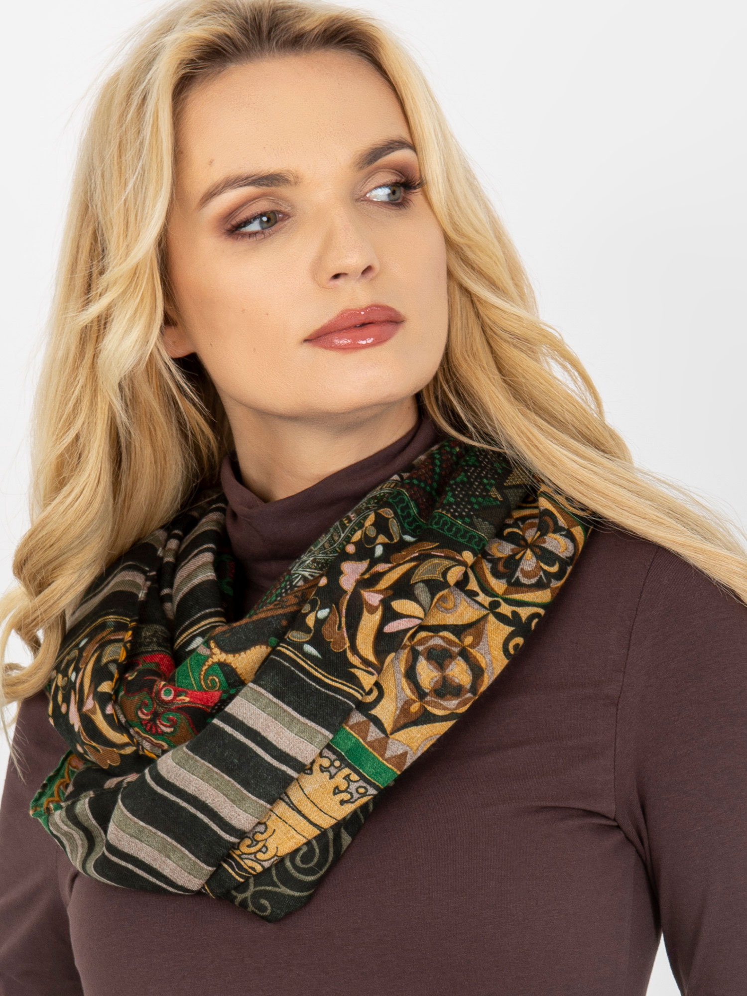Khaki damska chusta komin z printami