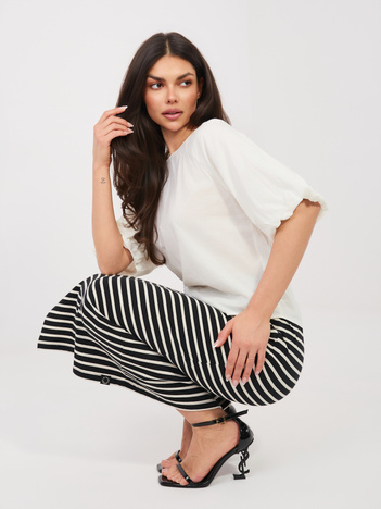 Biała damska bluzka z bufiastym rękawem