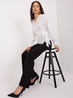 Hurt Biała bluzka wizytowa z kopertowym dekoltem  