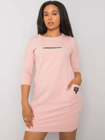 Brudnoróżowa sukienka plus size z kieszeniami Sereia 