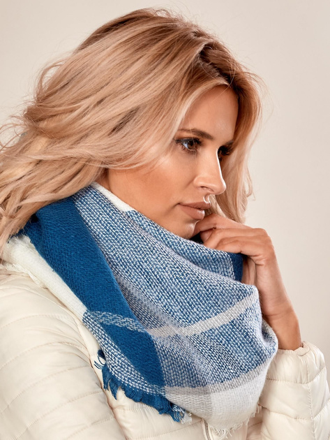 Morski szal z dzianiny