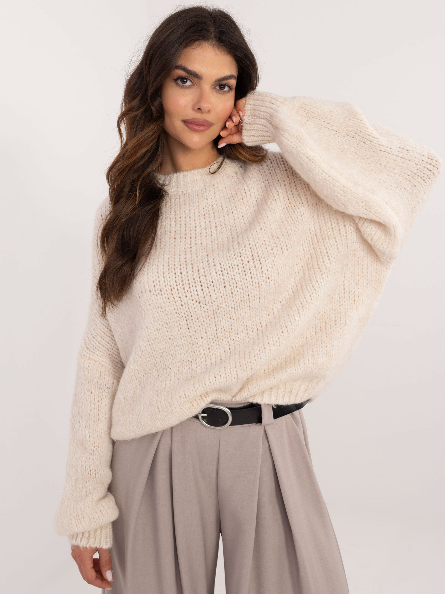 Sweter ecru