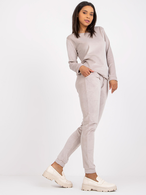 Jasnoszary komplet welurowy z kieszeniami Clarisa RUE PARIS