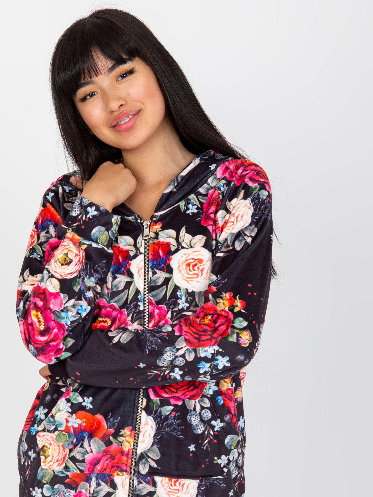 Hurtownia Czarna welurowa bluza rozpinana z printem RUE PARIS 
