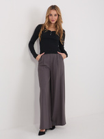 Czarna dopasowana bluzka z okrągłym dekoltem