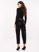 Black eco-leather pants with 7/8 leg.