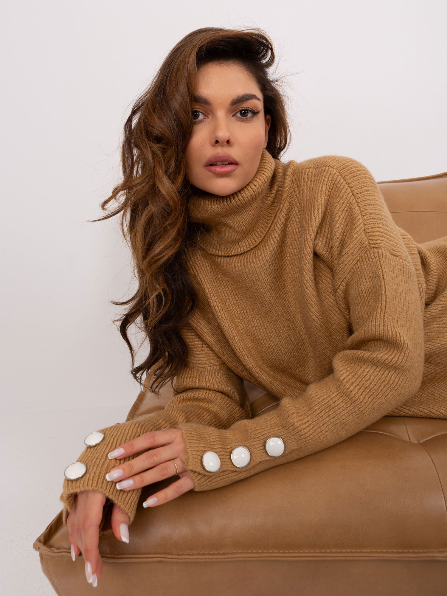 Sweter camelowy