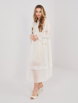 Jasnobeżowa letnia sukienka oversize z falbanami 