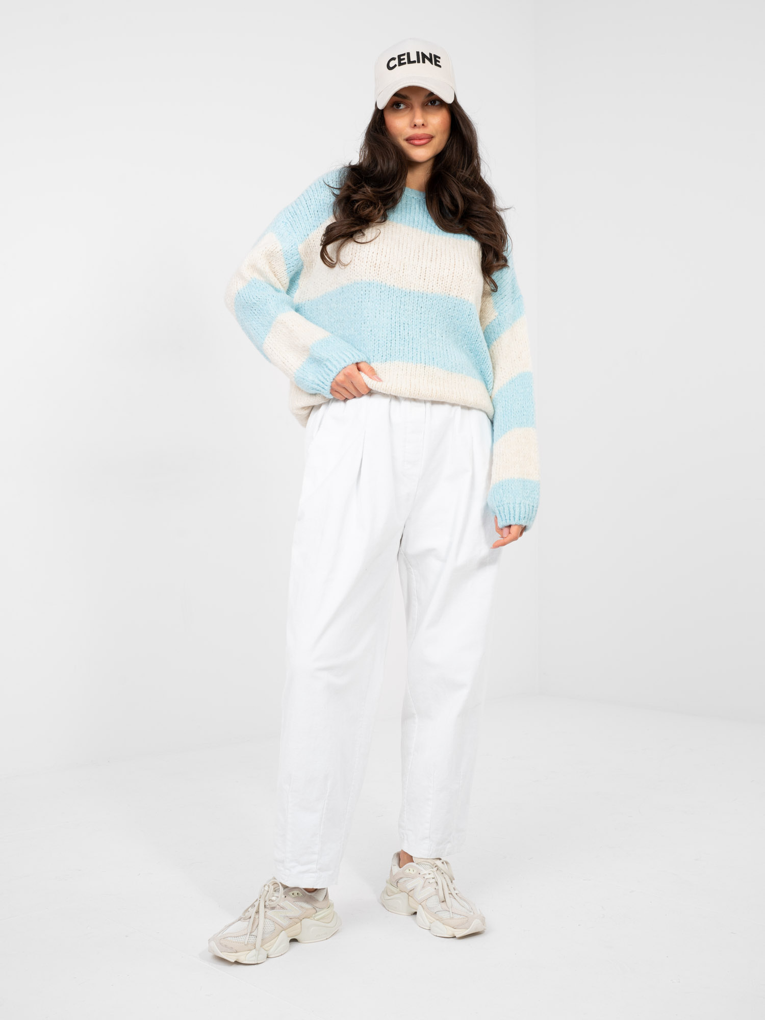 Sweter jasny niebieski