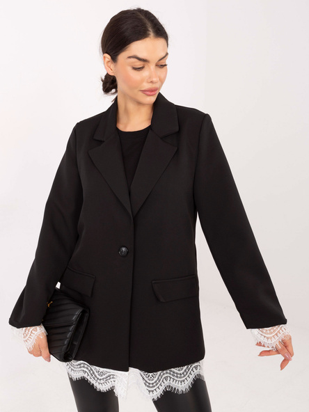 Czarna marynarka z koronkowym wykończeniem