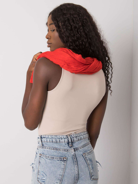 Czerwono-szara chusta w groszki