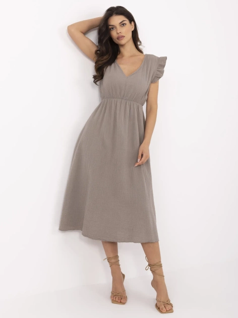 Ciemnobeżowa sukienka odcinana po biustem